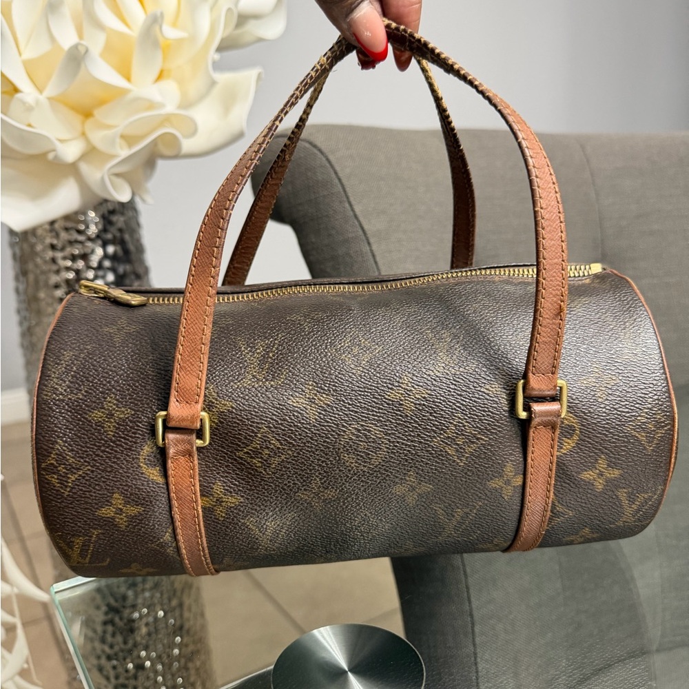 Louis Vuitton Papillon in Monogram Canvas w/ COA Included